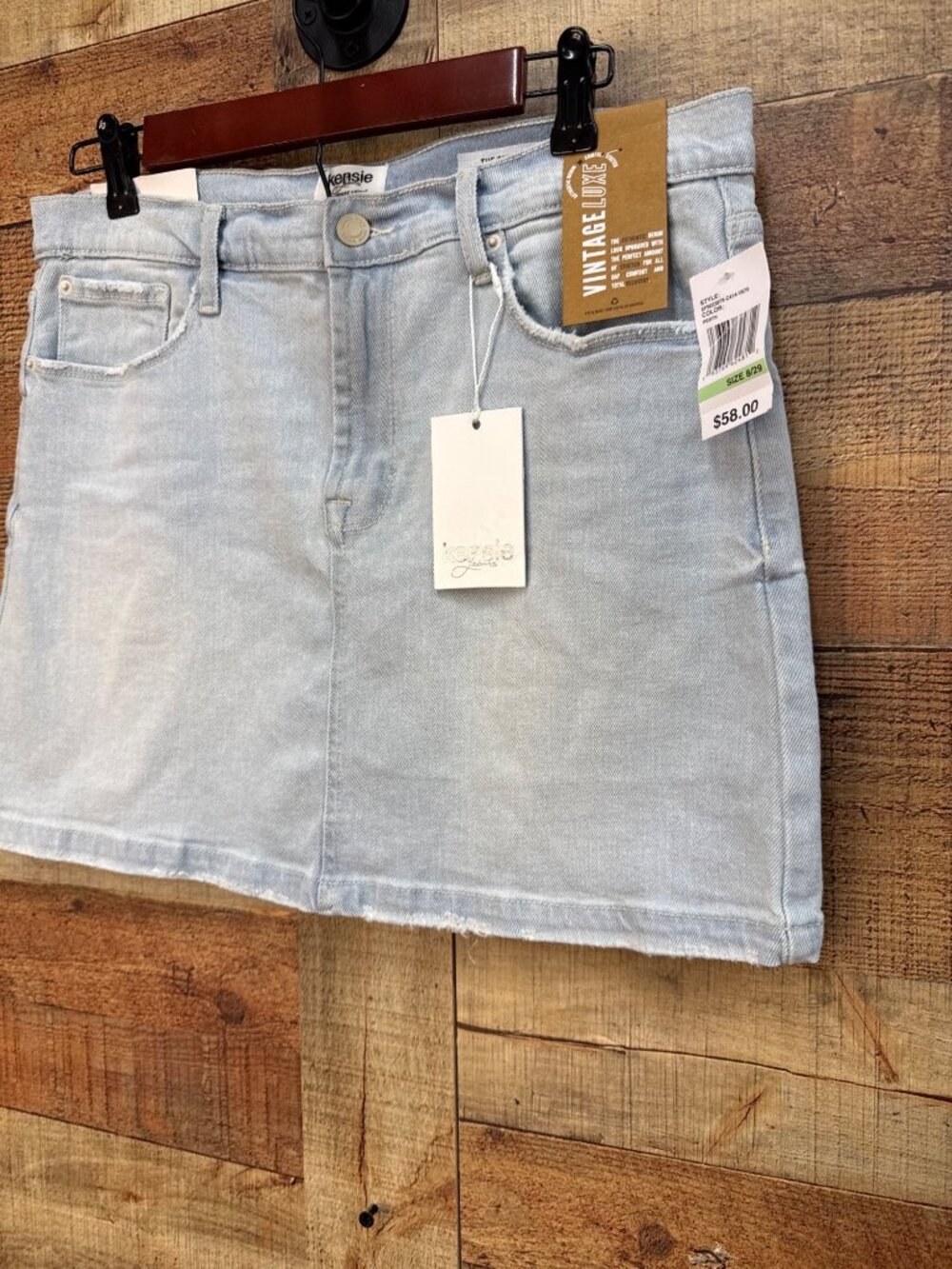 Kensie Vintage Luxe Light Wash Denim Mini Skirt Size 8/29 NWT - Picture 2 of 6